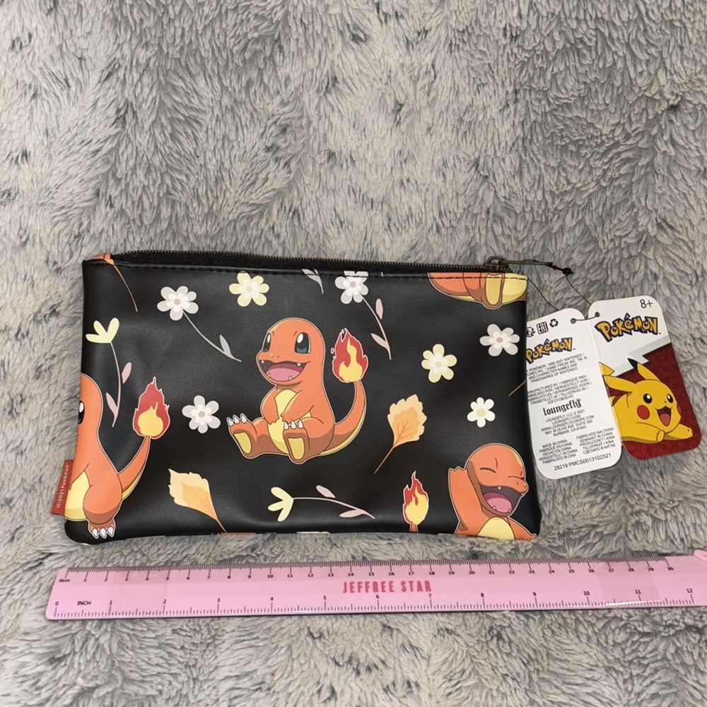Loungefly Charmander Daisy print bag, wallet and make up bag Set NWT - Picture 10 of 11